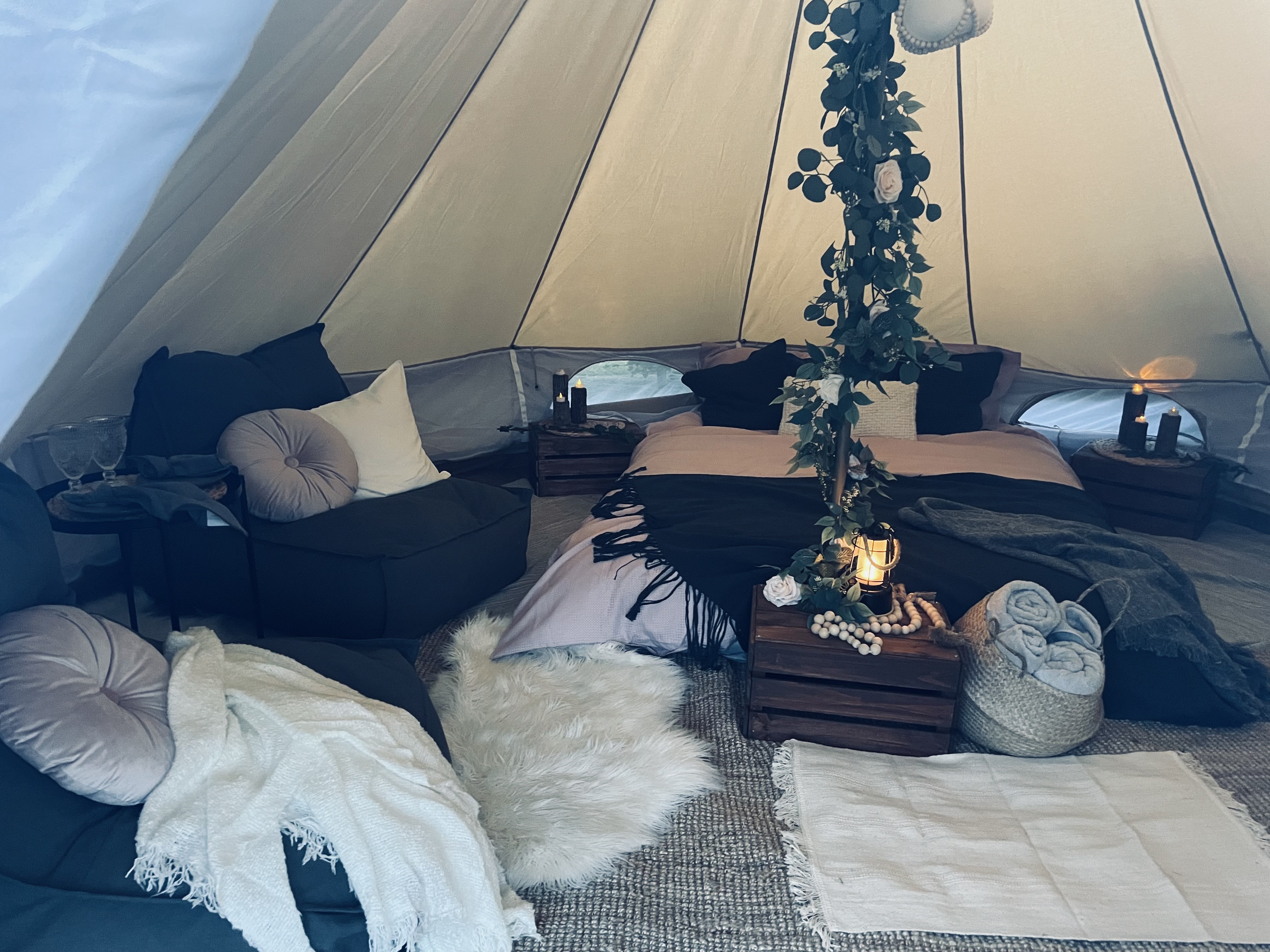 GLAMPING TENT